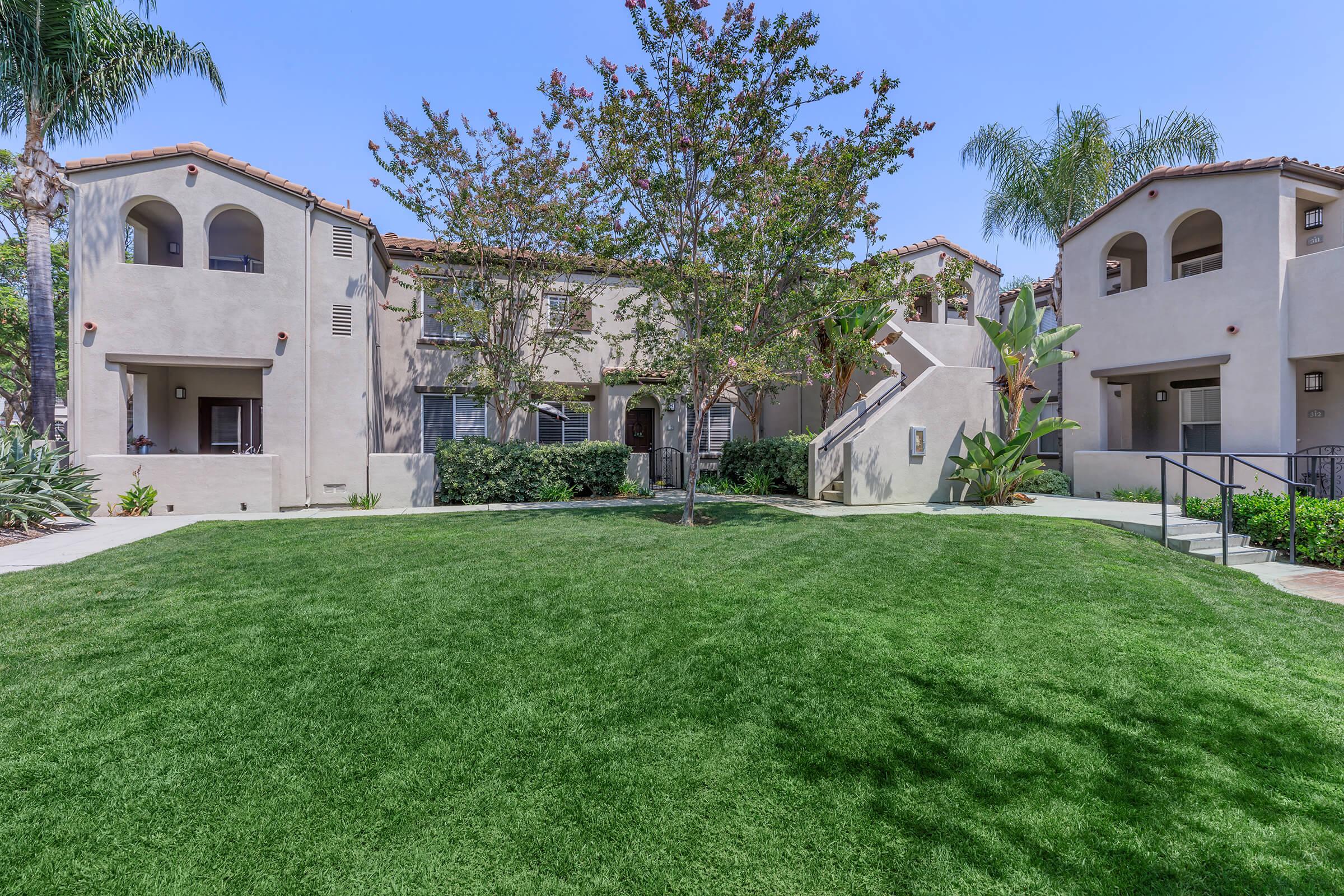 Laurel Canyon Apartment Homes – photo 2