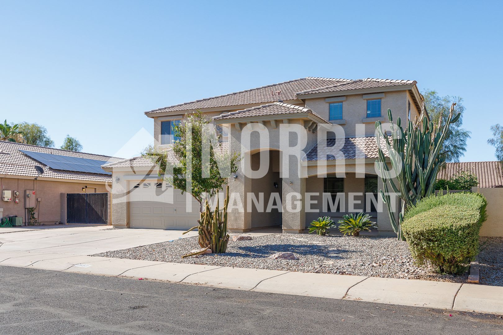 Beautiful Large Home W A Pool – photo 3