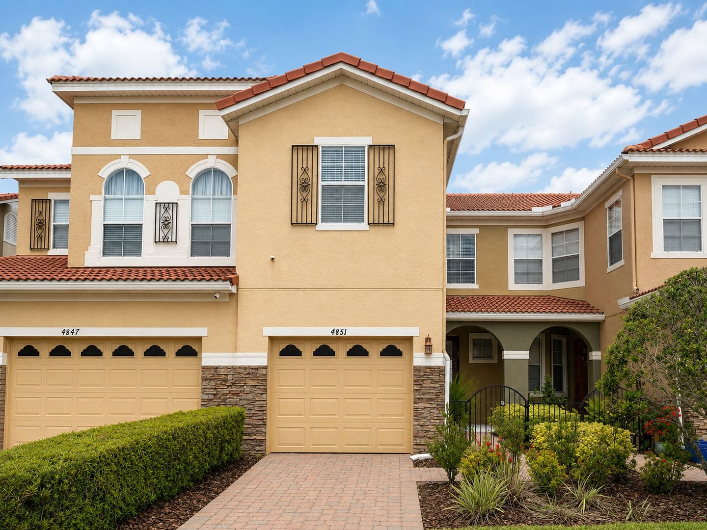 Available Now! Gate Townhouse Community In Millenia – photo 1