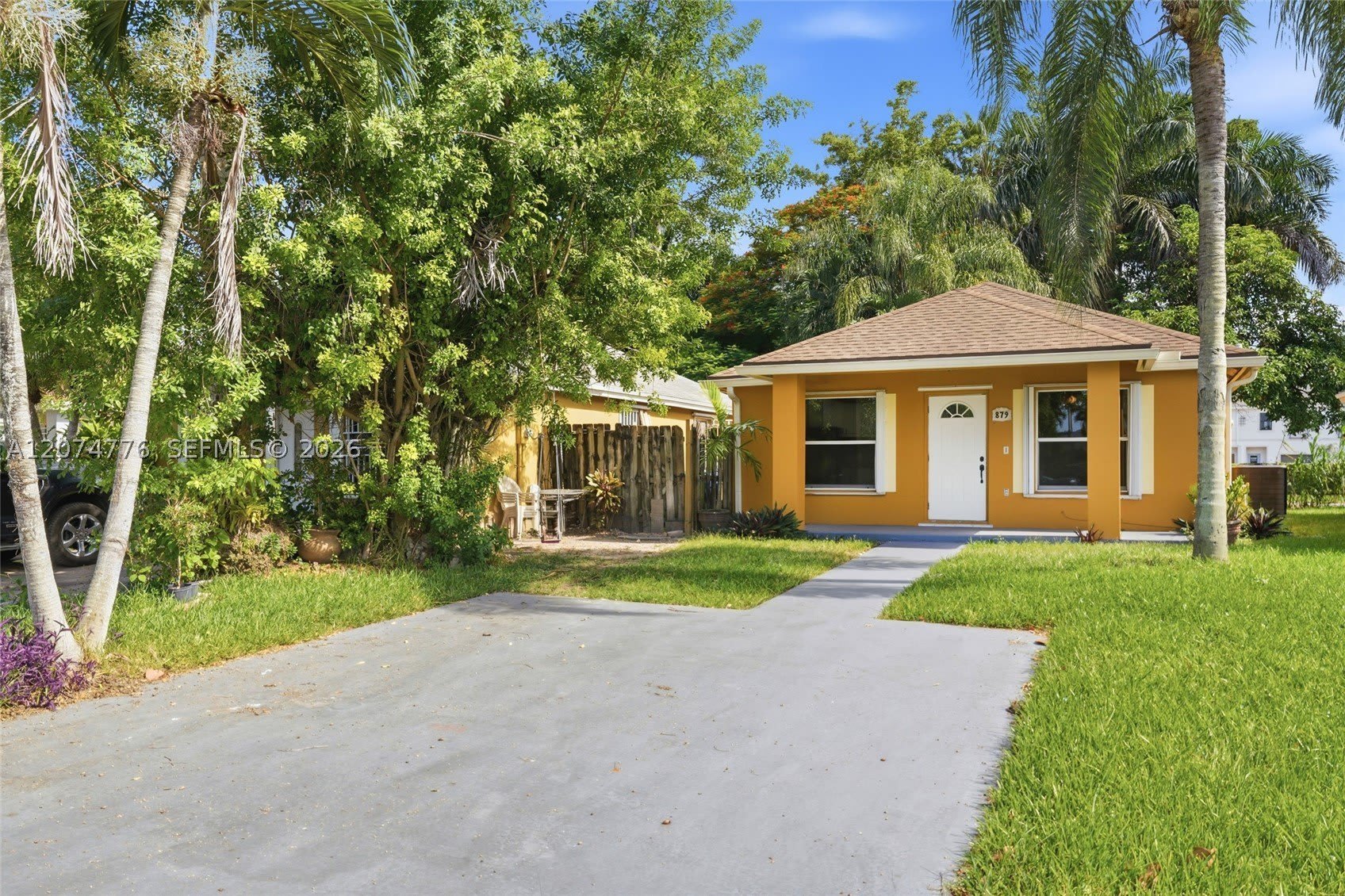 879 Sw 10Th St – photo 2