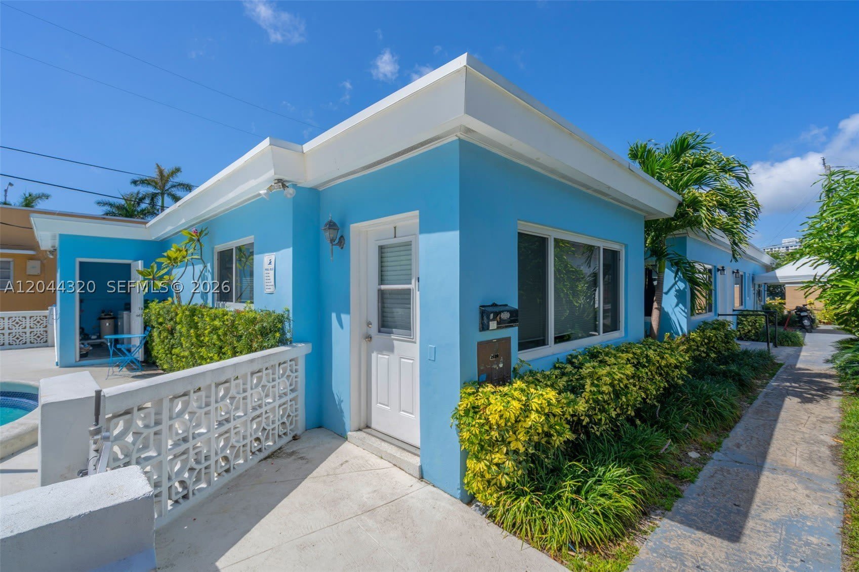 2120 Biarritz Dr – photo 2