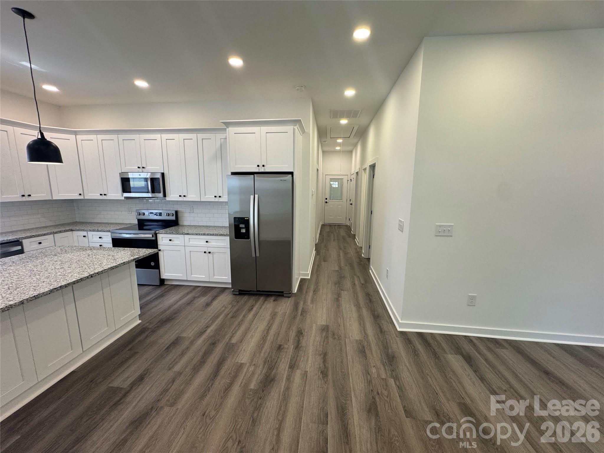 331 E Lowrance Avenue – photo 5