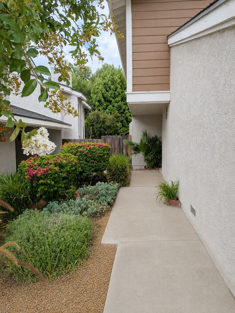 North Pomona Townhome with Private Patio and Community Pool! – photo 3