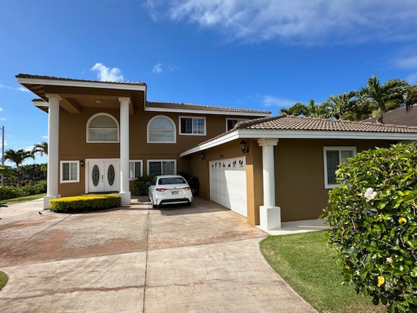 Single Family Executive Style Home in Gated Community – photo 4