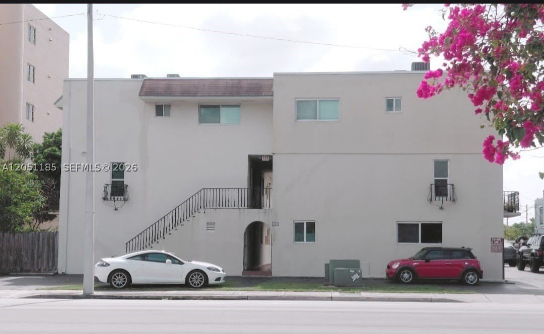 669 SW 37th Ave – photo 1