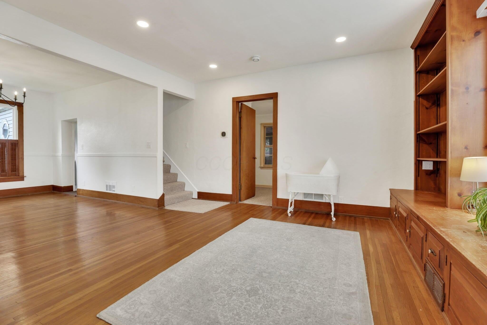 426 W 6th Street – photo 5