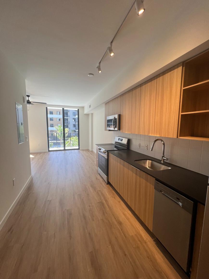 960 East 23rd St. – photo 1