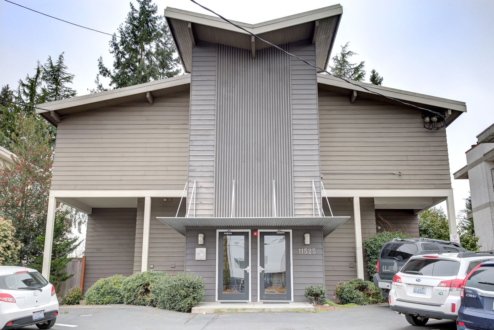 3Bd 1 75Ba Seattle Condo – photo 1