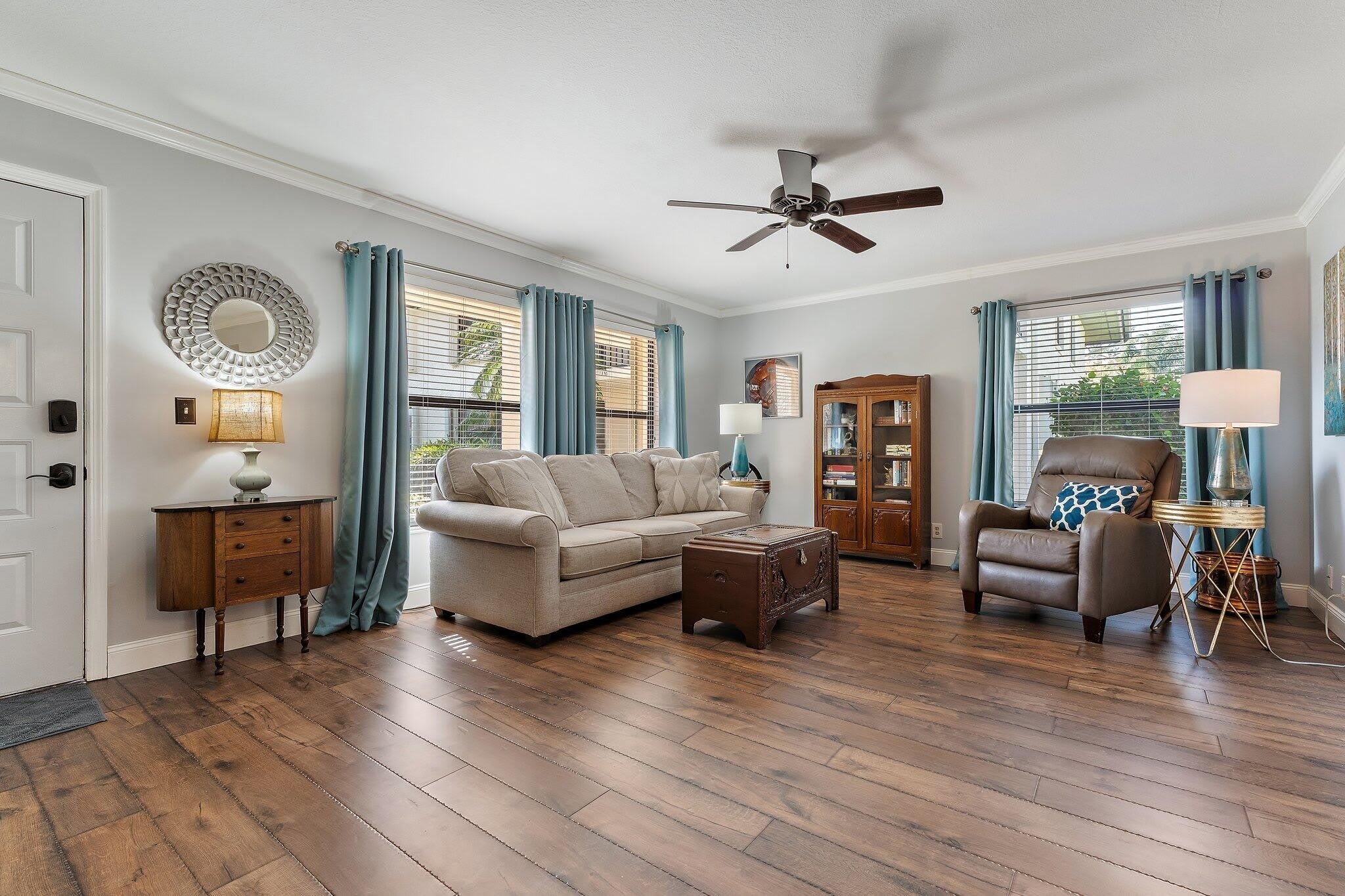 671 SW South River Drive – photo 3