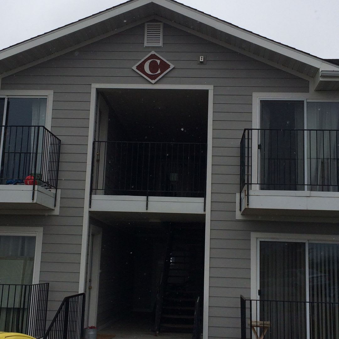 2 Bedroom, 1 Bath duplex on College Hill! – photo 2