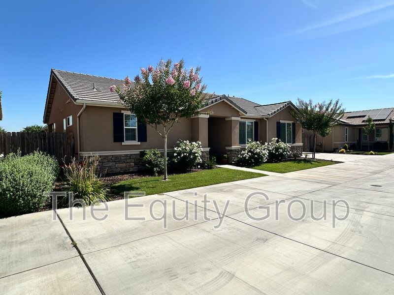 4740 West Flagstaff Ave – photo 2