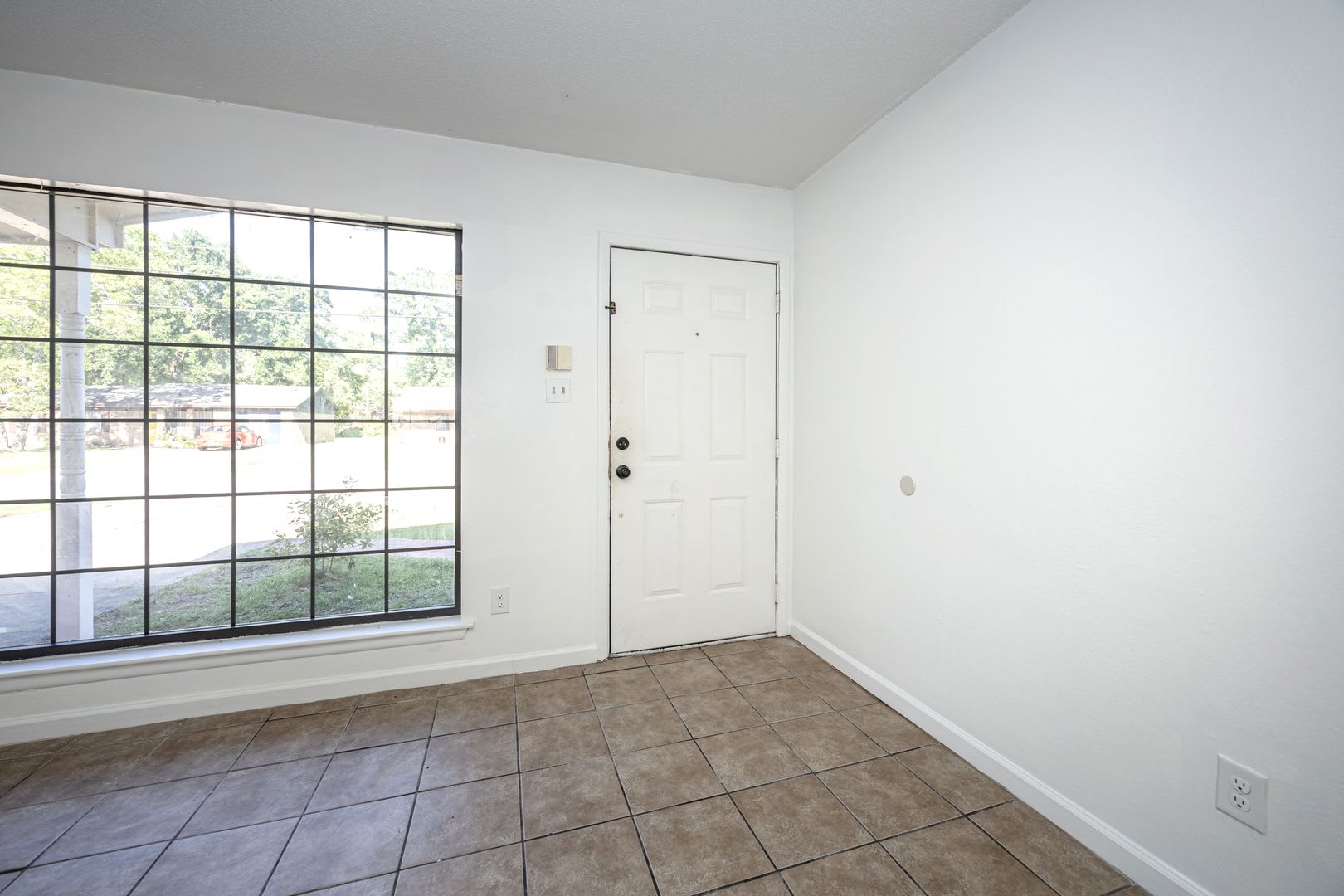 3 Bed 2 Bath Home In Moss Point – photo 2