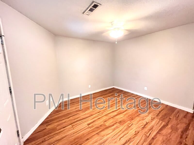 103 W Martin Luther King Jr Blvd – photo 2