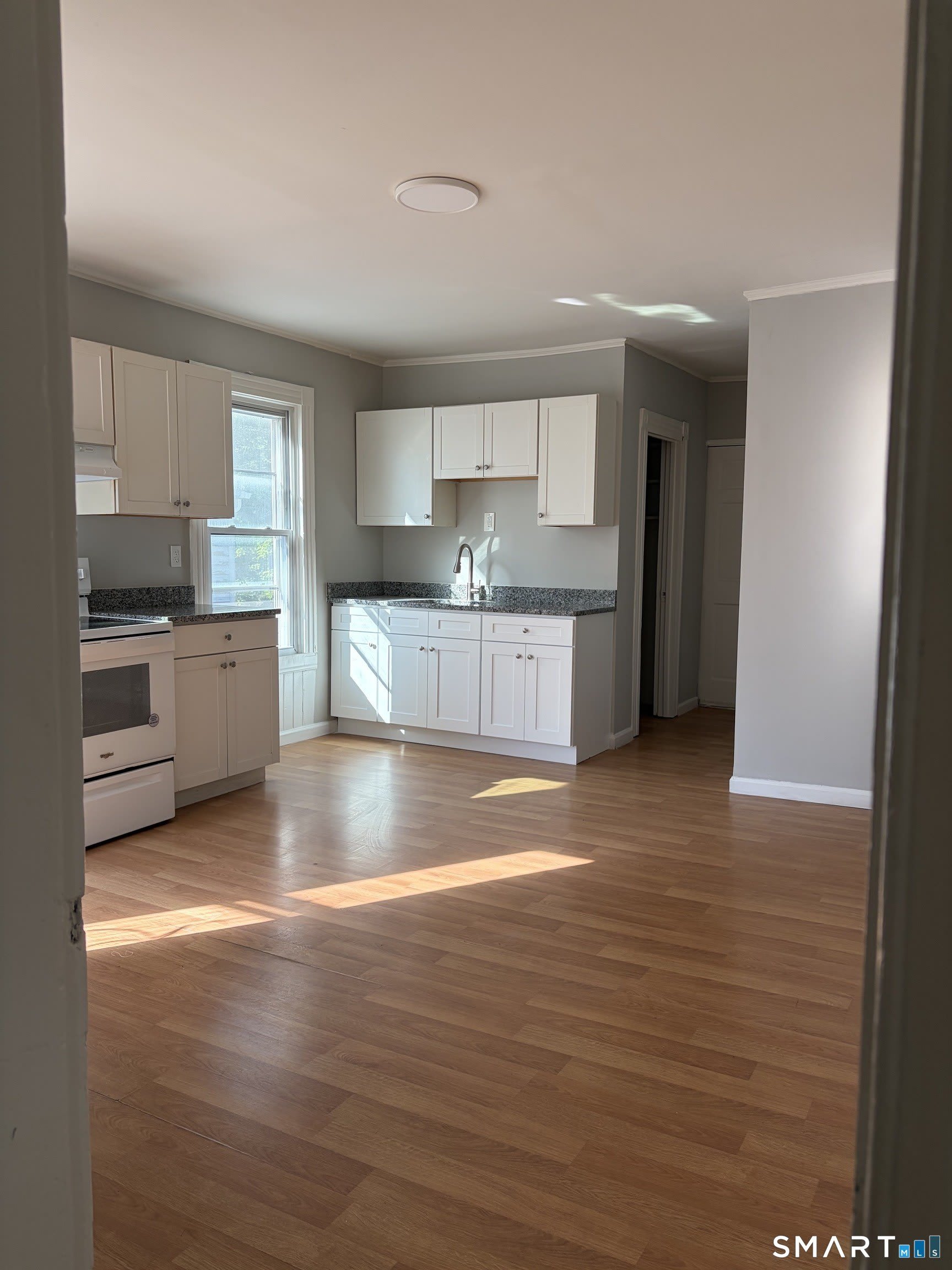 393 Riverside Avenue – photo 3