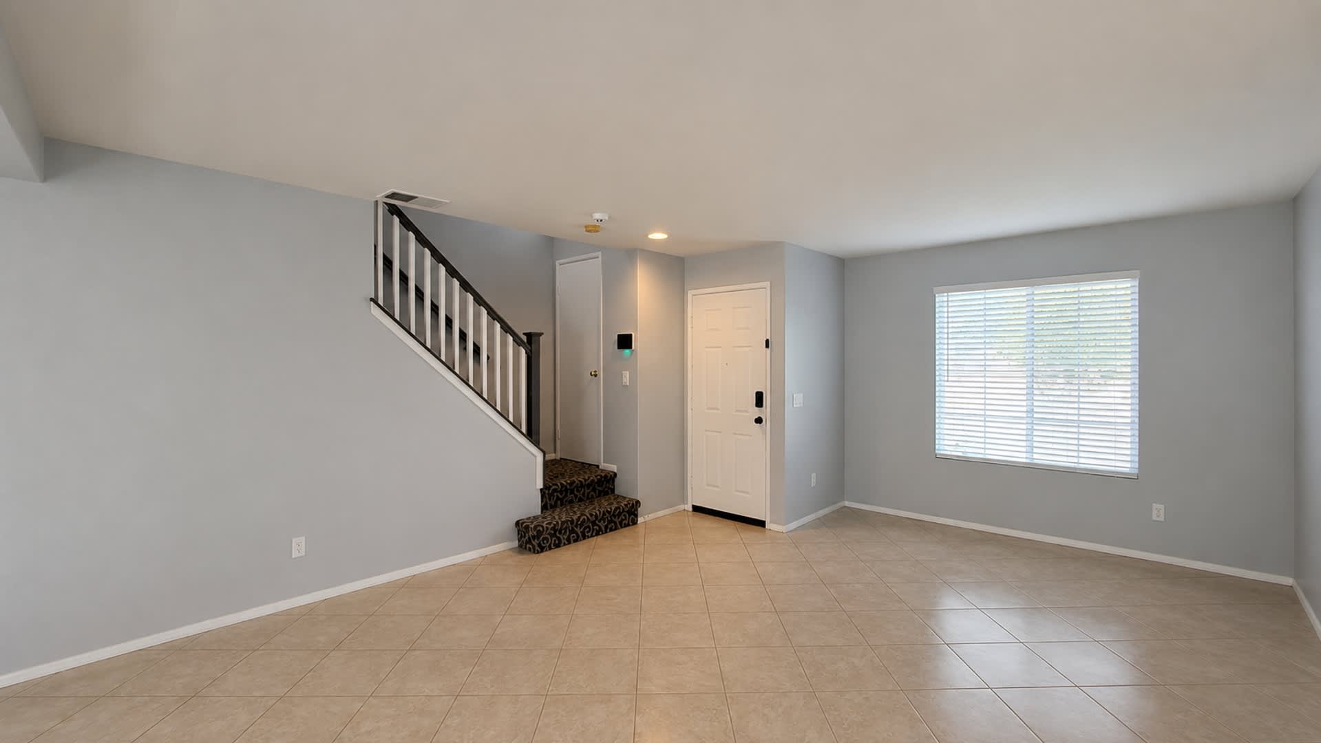 West Lancaster 3 bedroom – photo 3