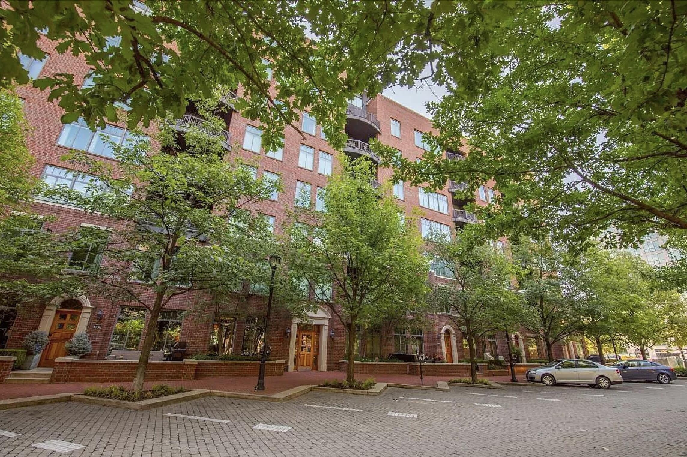 250 Daniel Burnham Square – photo 2