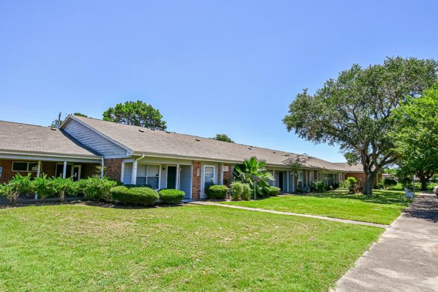 576 Ellen Powell Dr. – photo 3