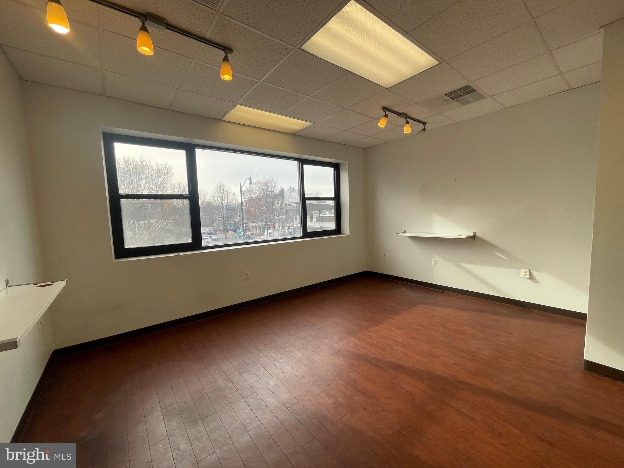 1102 H Street NE – photo 5