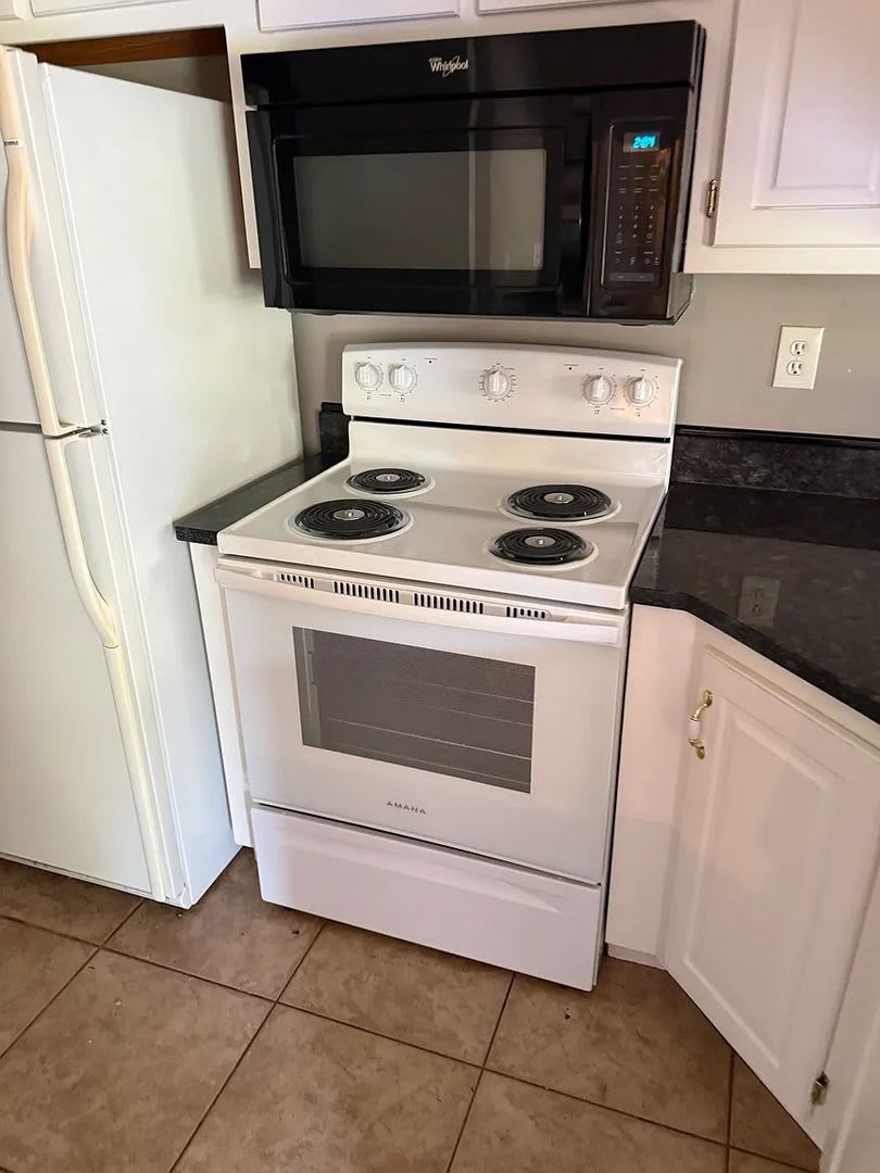 Beautiful 3Br 2Bth Home With 2 Car Att Gar – photo 5