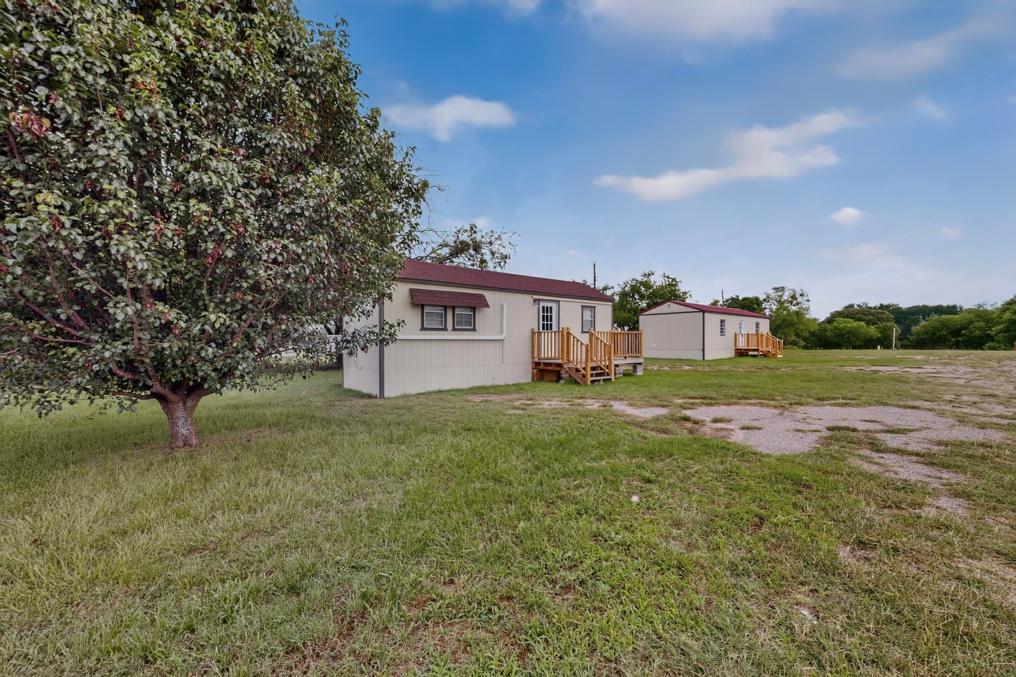 1661 E 2nd Street – photo 3