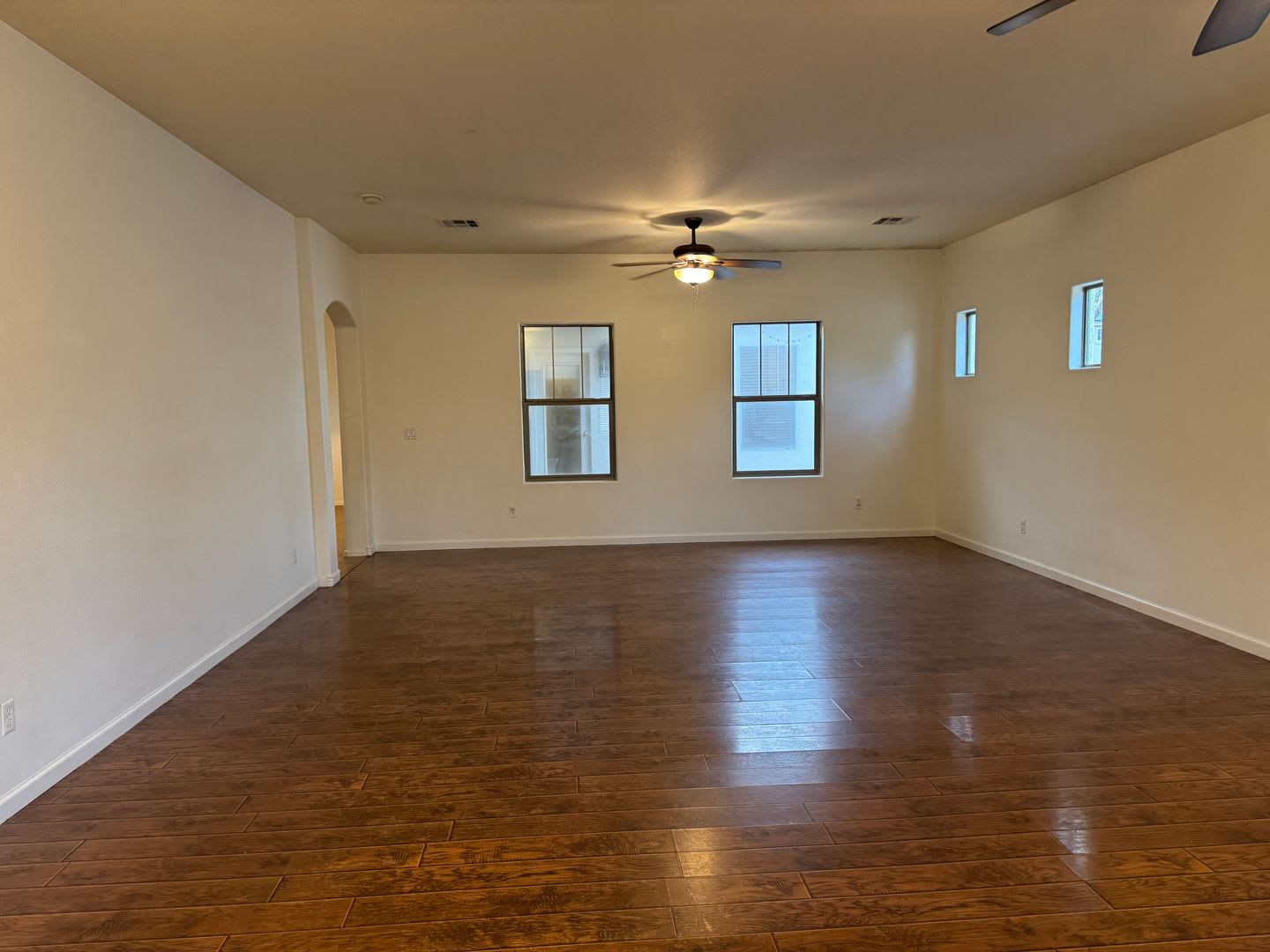 Attractive 4 bedroom home – photo 5