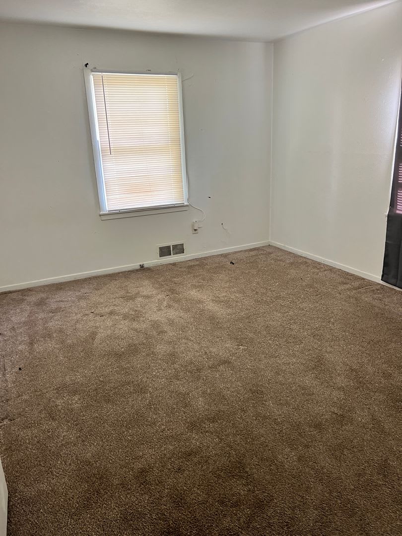 Spacious 2 Bedroom With A Fire Place – photo 5