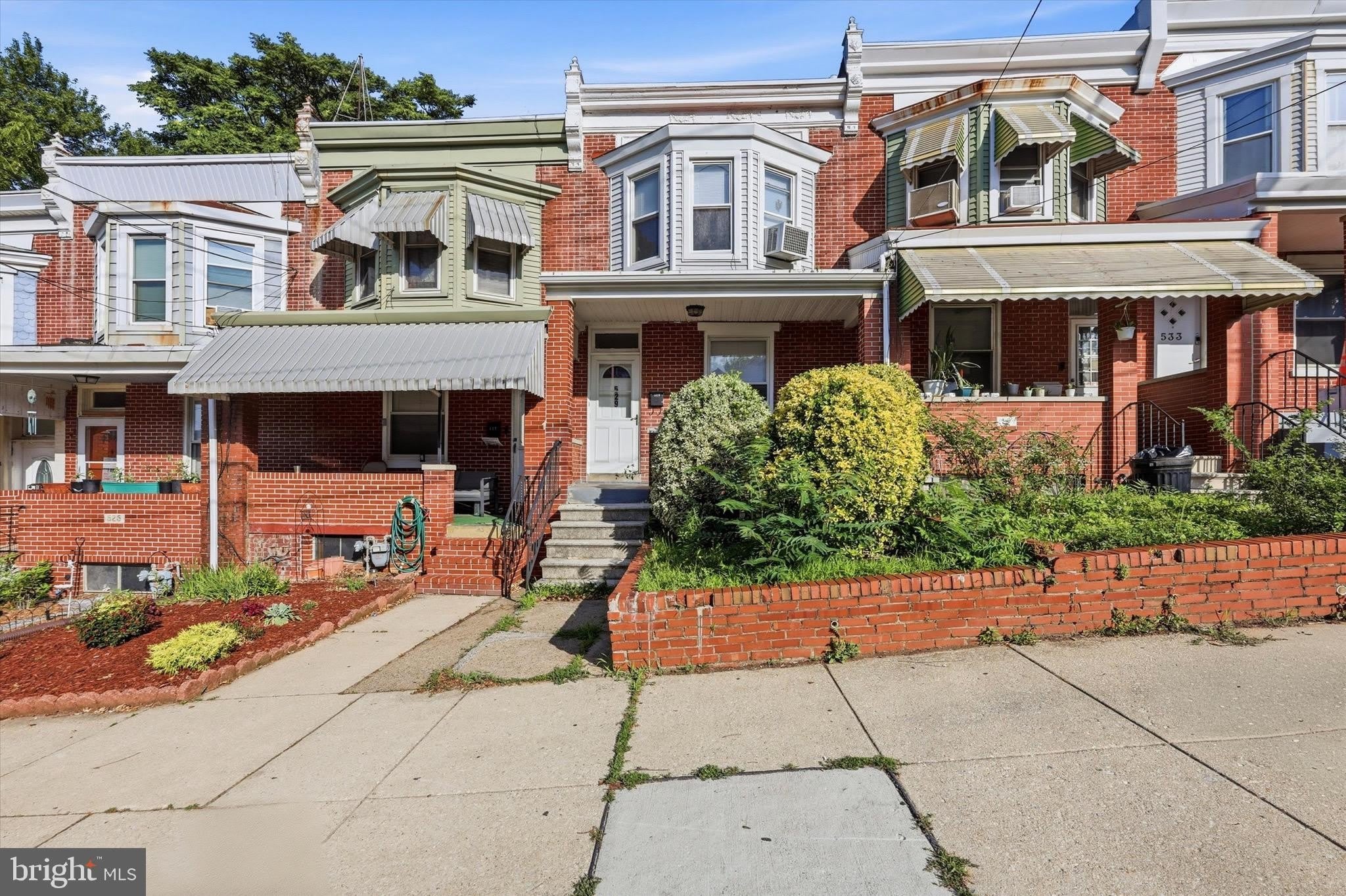 529 N CLAYTON Street – photo 1