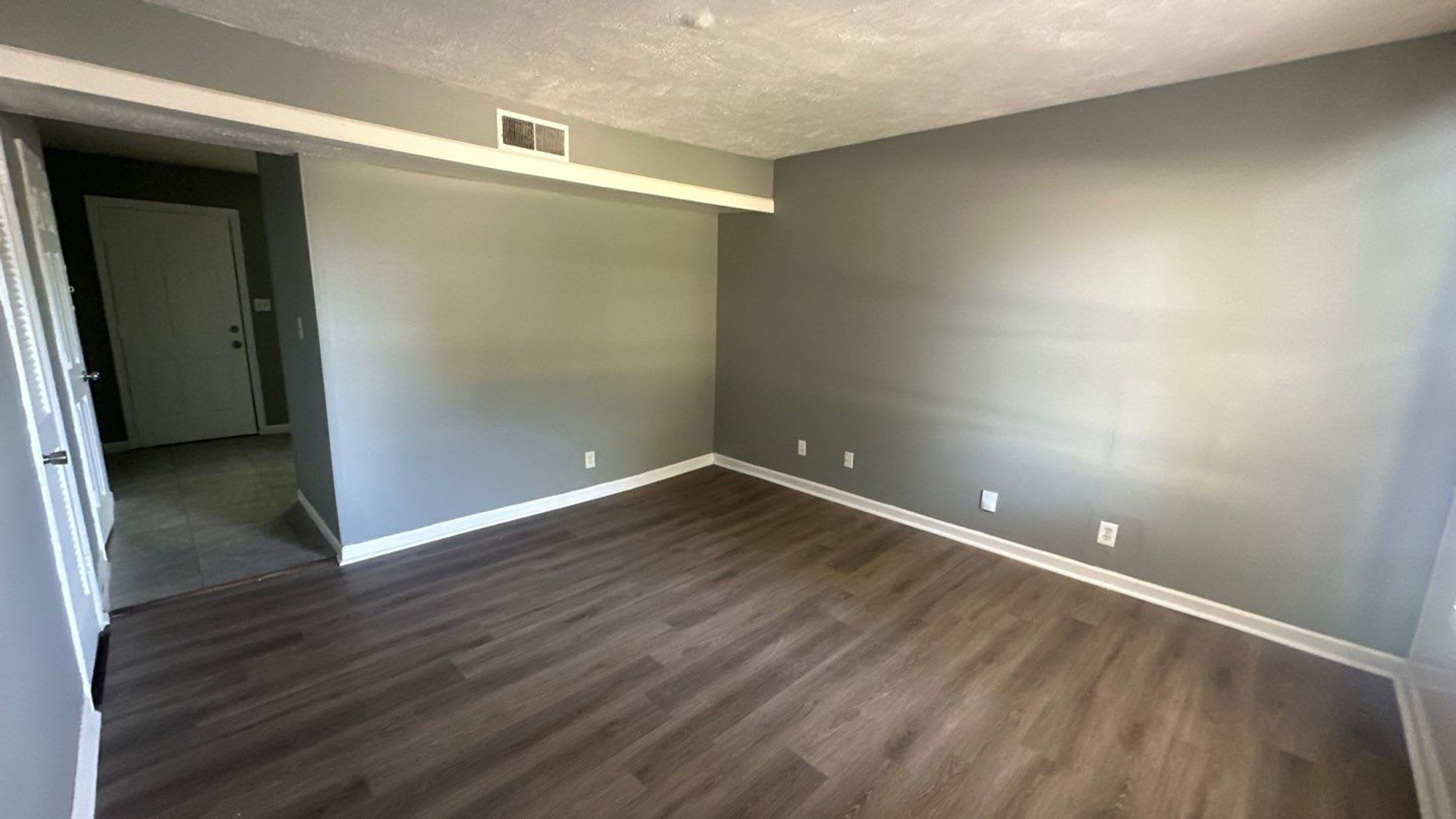 2 bedroom, 1.5 bathroom Duplex in Gallatin – photo 2