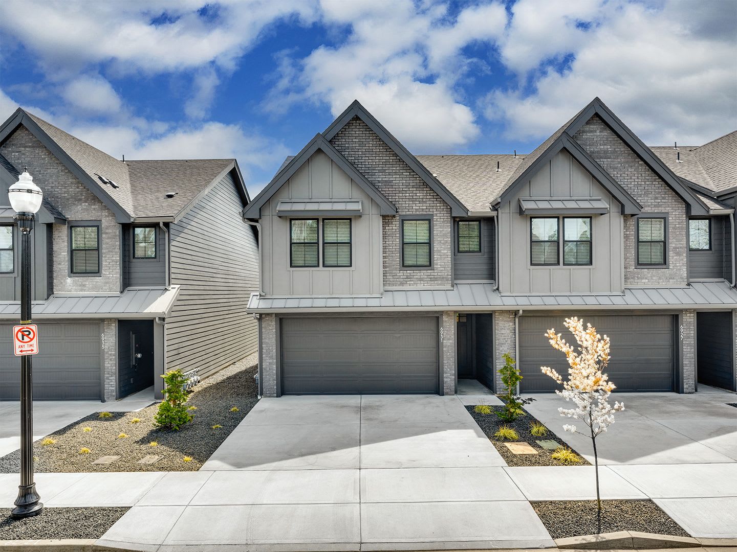 End Unit Luxury Townhome for Lease at the Courtyards at Hidden Crest – photo 1