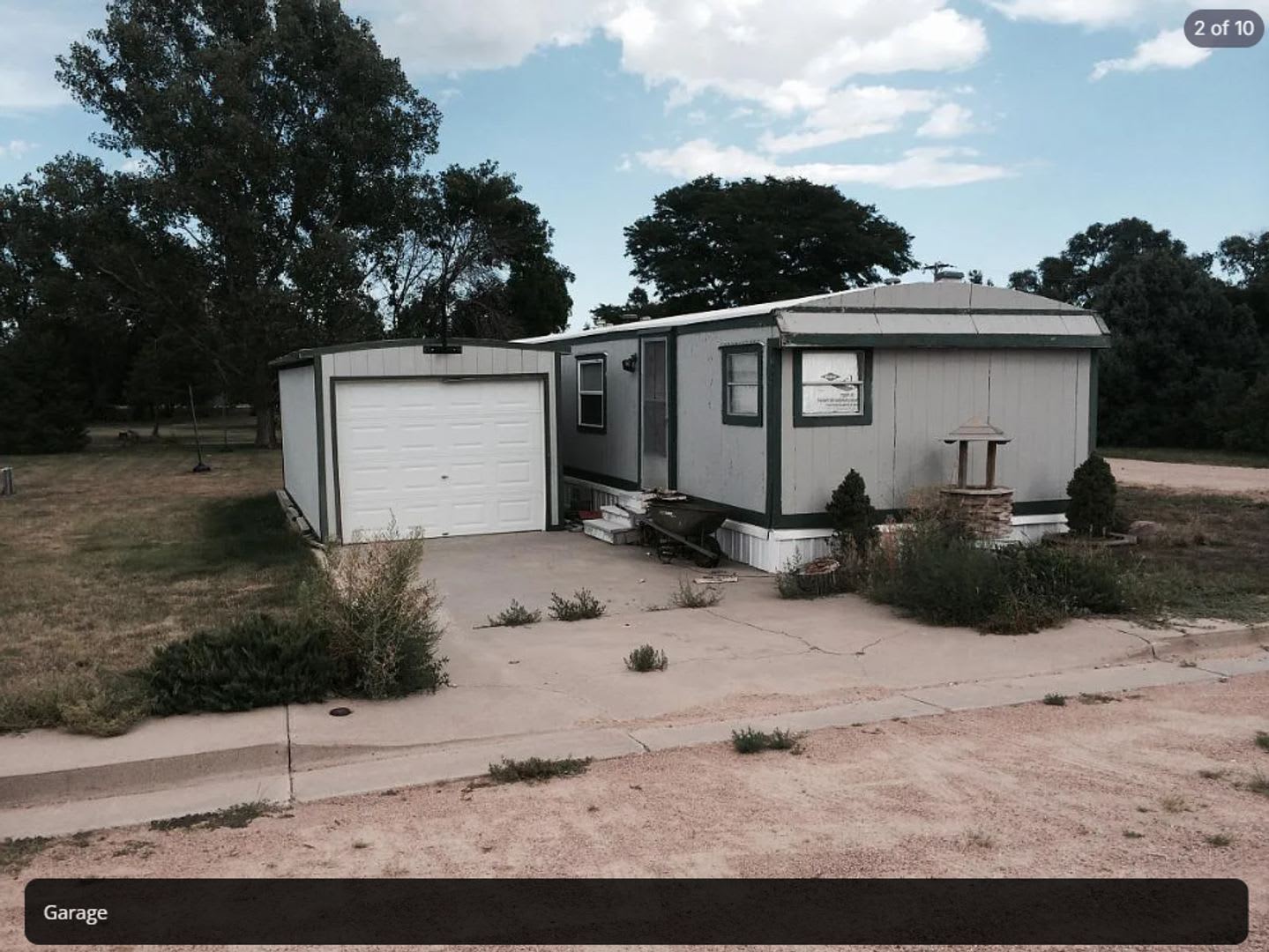 Cozy 2 Bed 1 Bath 1 Car Detached Garage – photo 1