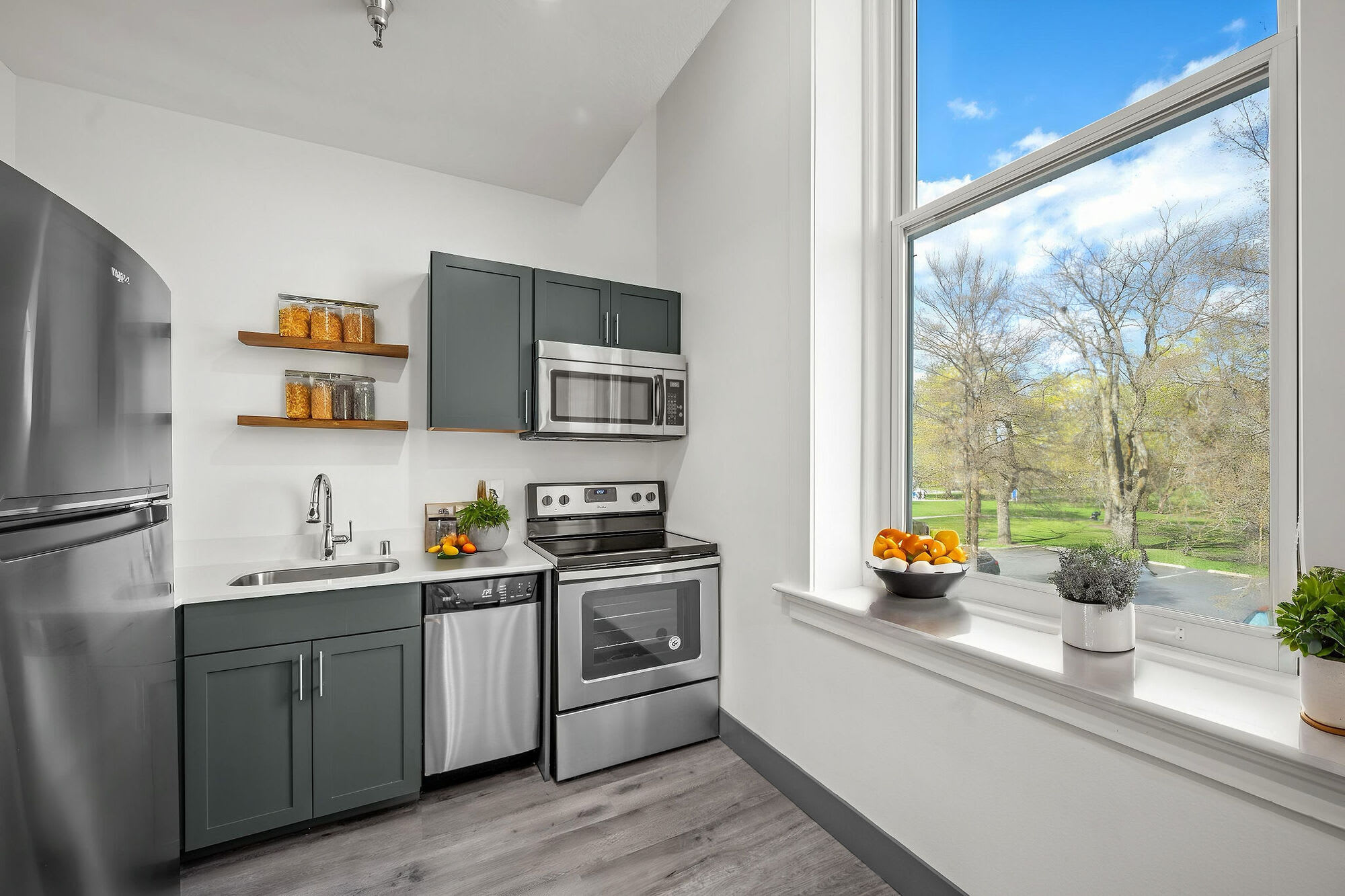 2902 North Hogan Street 1 – photo 4