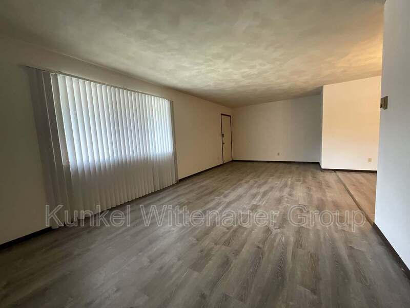9519 West Main Street – photo 2