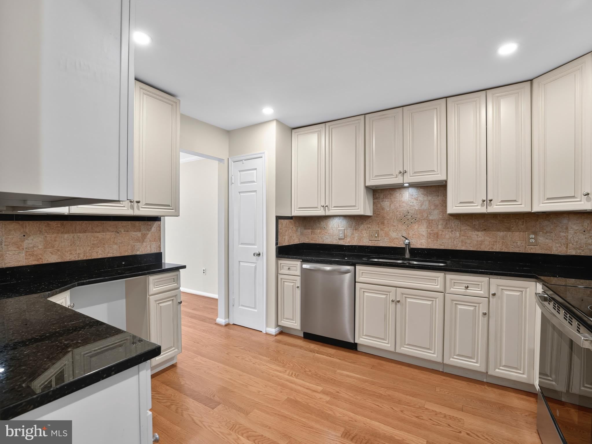 7740 BRISTOL SQUARE Court – photo 4