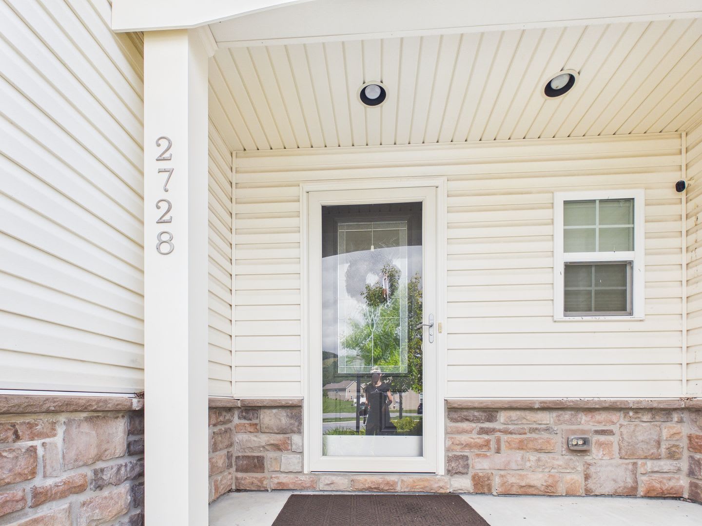 COMING SOON! Spacious 3 Bedroom Townhouse – photo 2