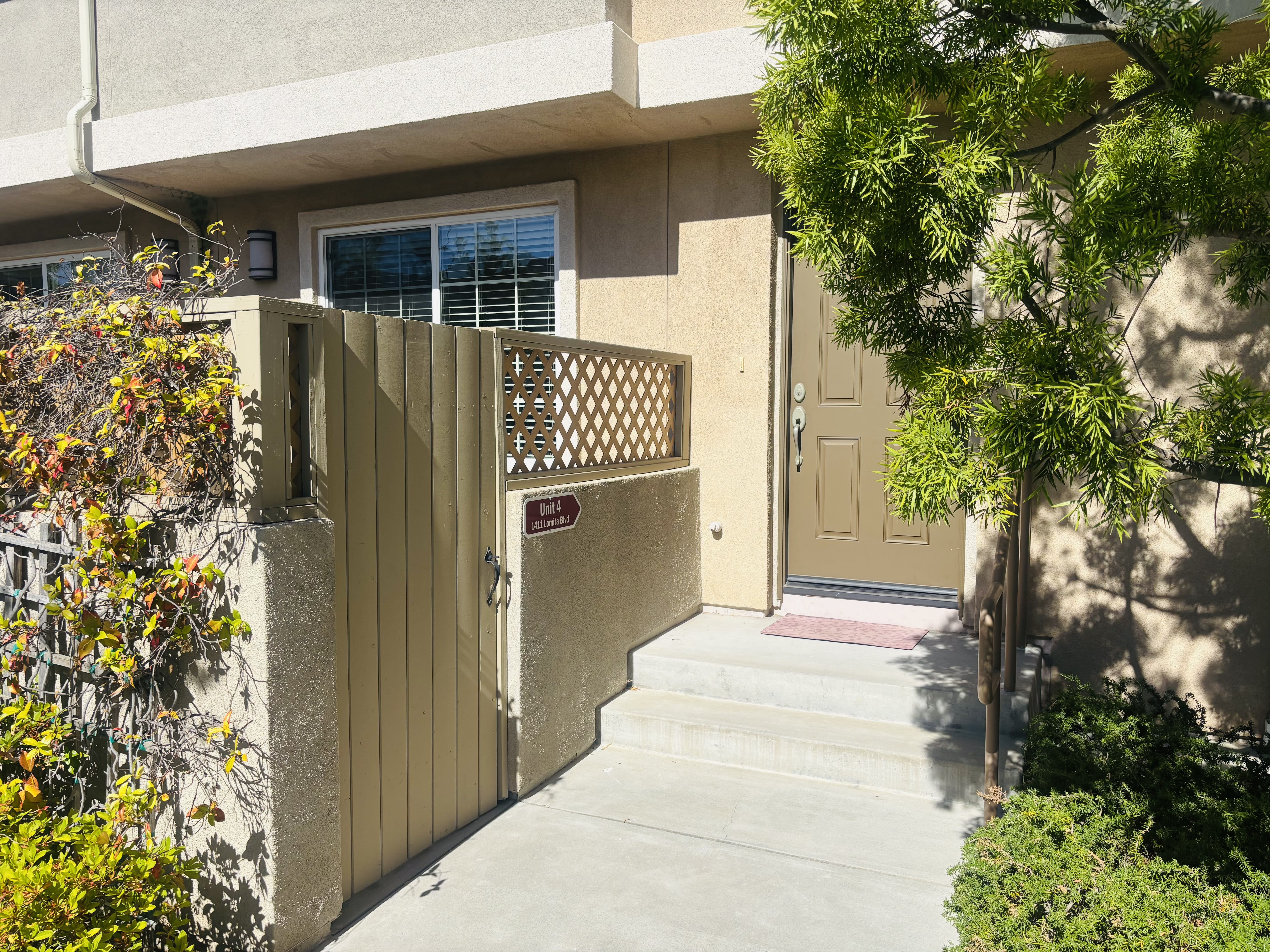 1411 West Lomita Boulevard – photo 3