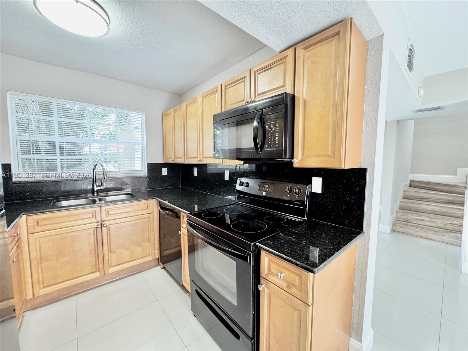 3840 Southwest 52nd Avenue – photo 3