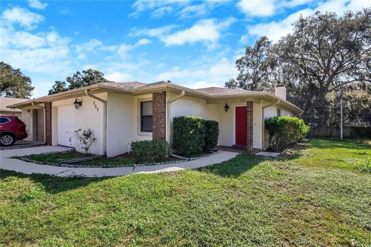 733 MIKASUKI Drive – photo 1