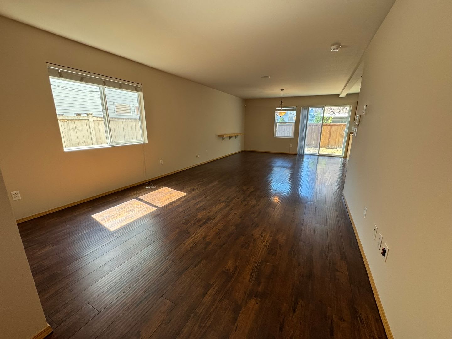 2Bd/2.5Ba Maple Valley Townhome – photo 4