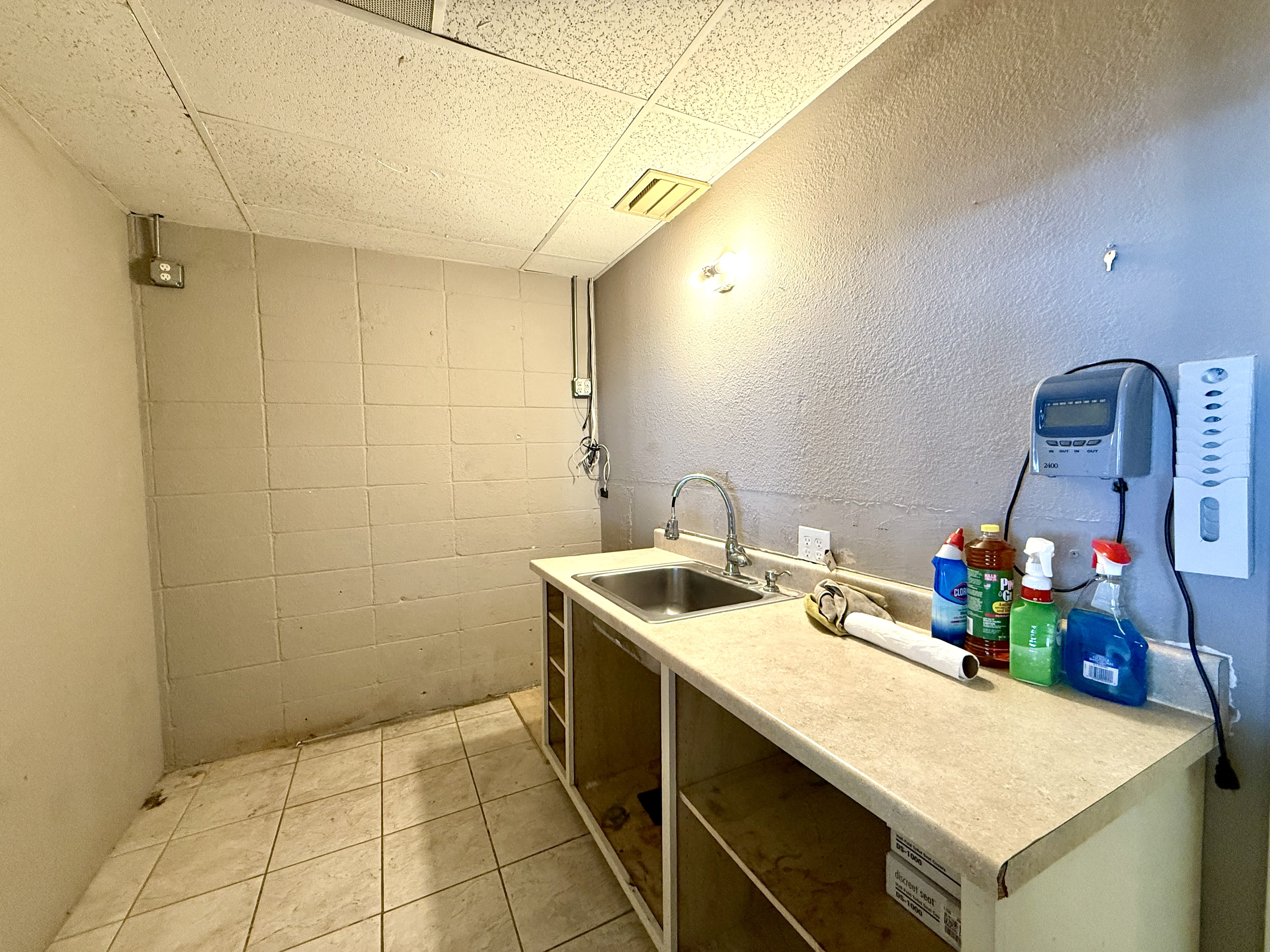 1135 N Main St – photo 3