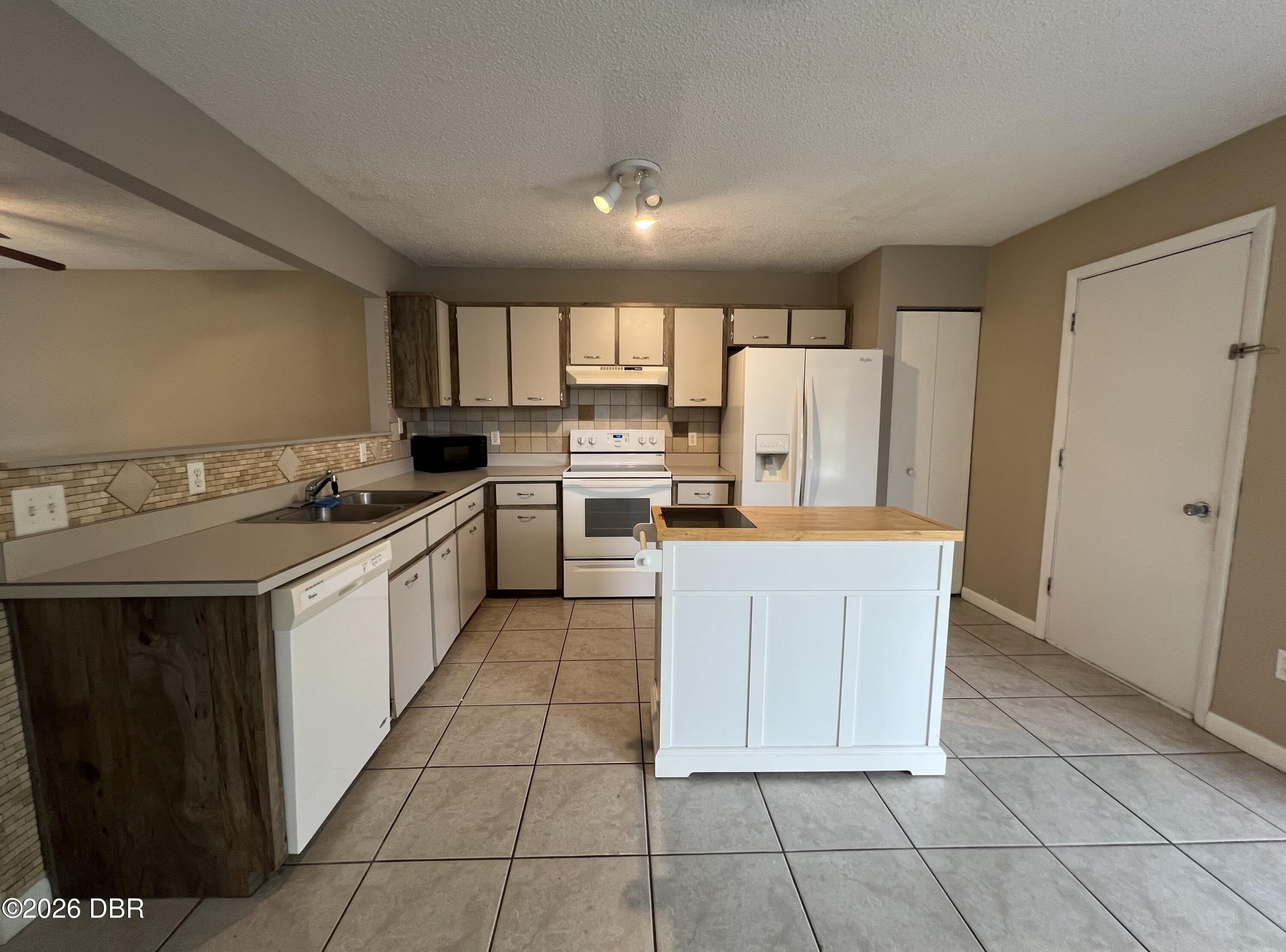 100 E Baywood Square – photo 4