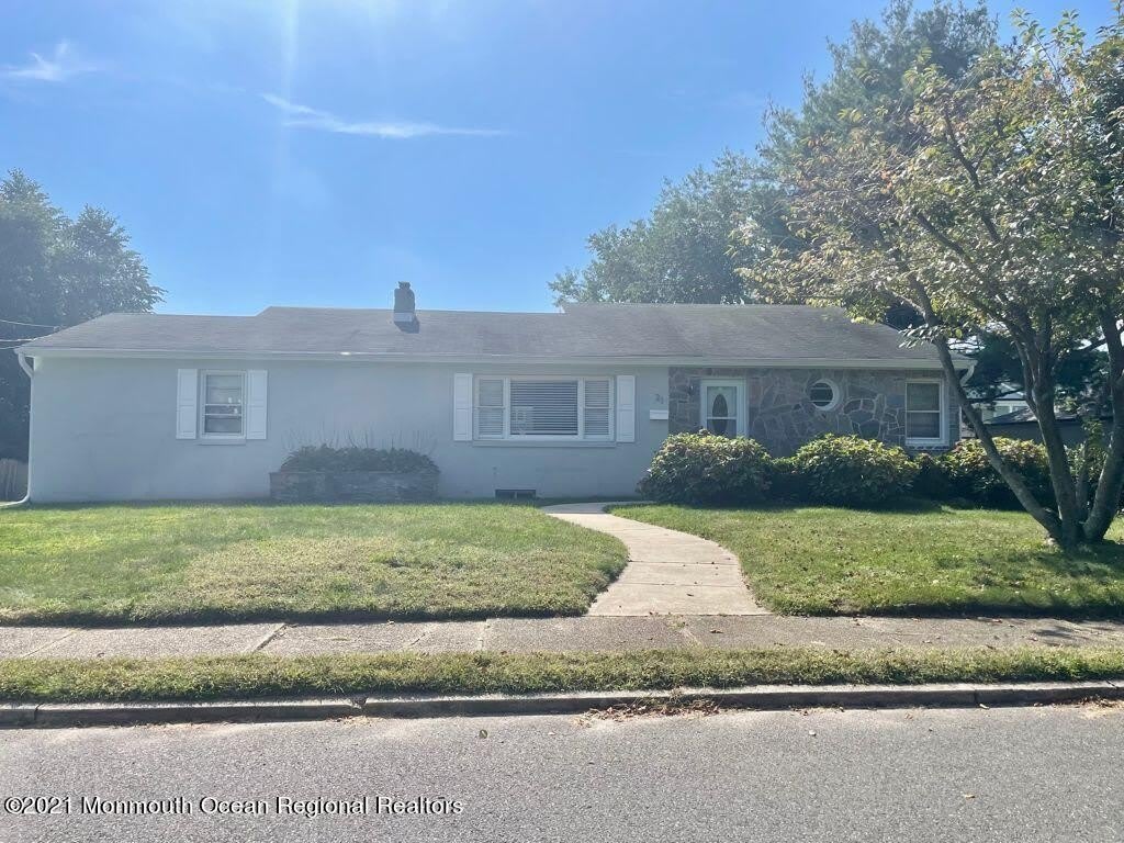 21 Berg Avenue – photo 1