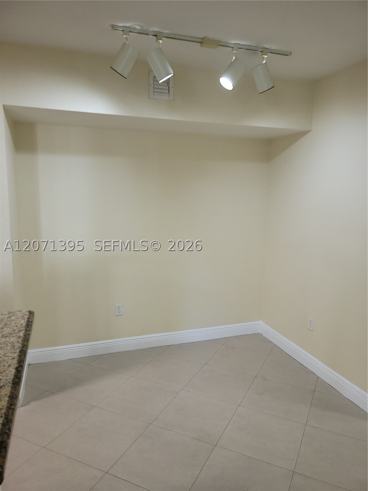 2564 CENTERGATE DR – photo 4