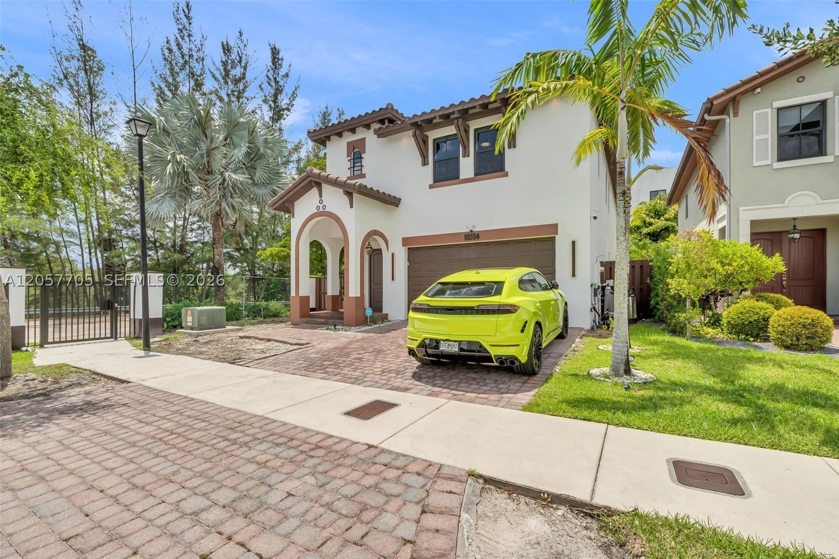 10204 NW 86th St – photo 2