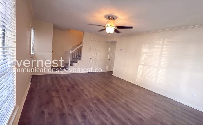 1592 King James Drive – photo 4