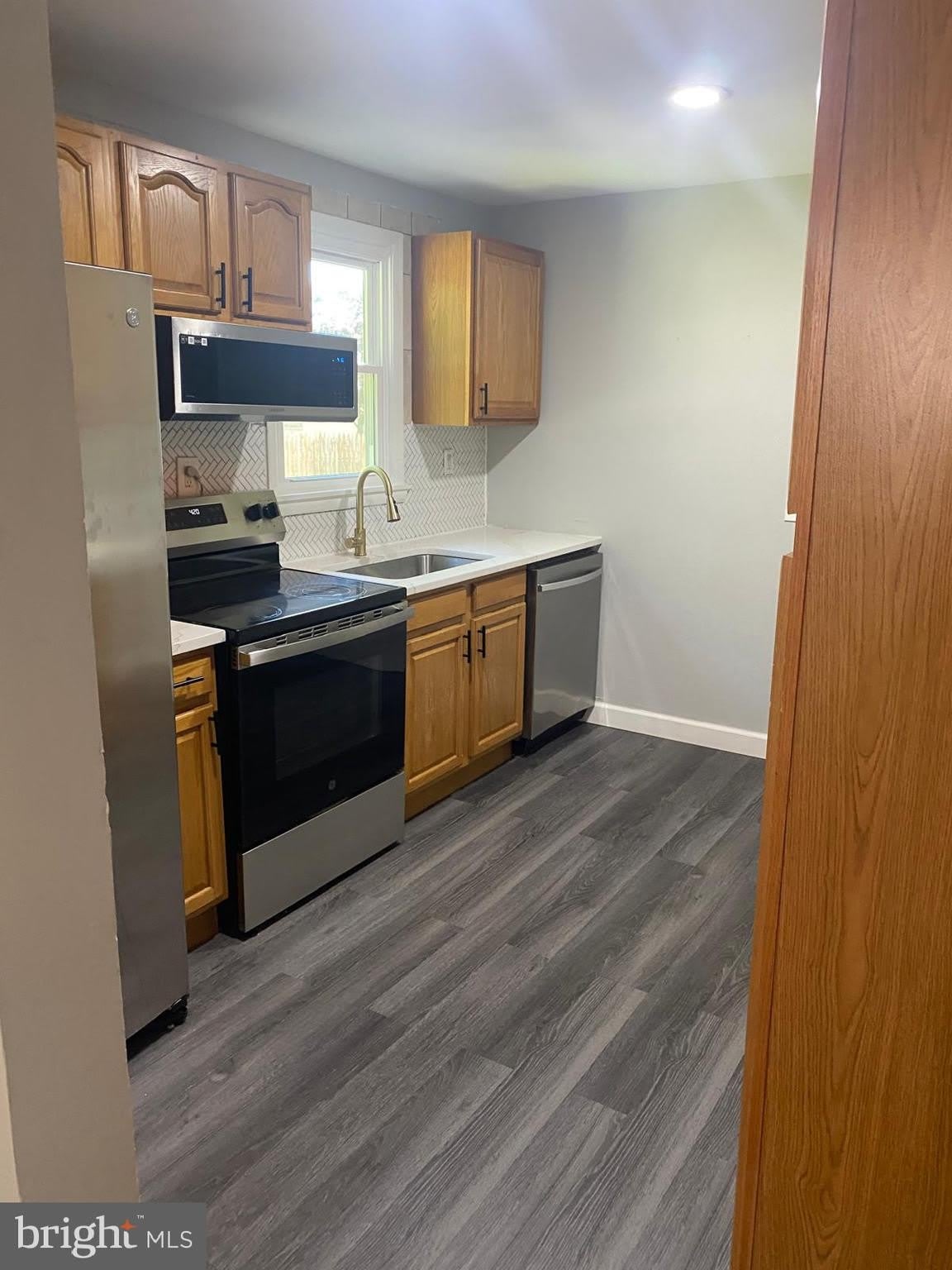 452 Graythorn Road – photo 3