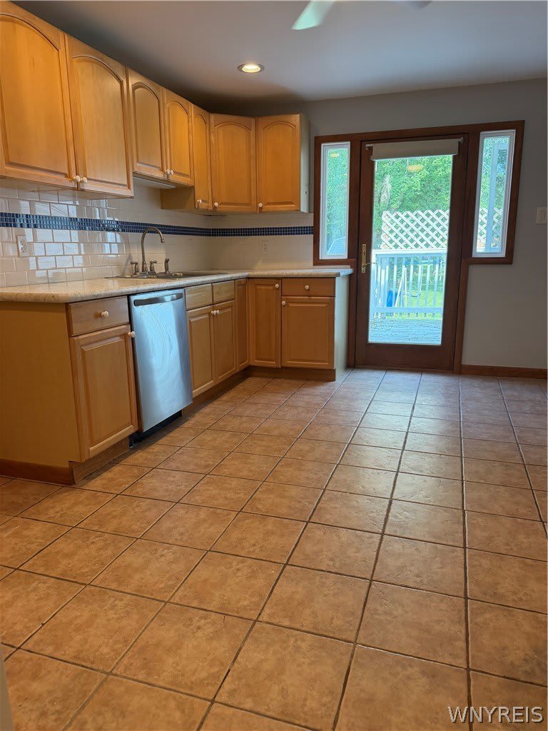 781 Campbell Boulevard – photo 4
