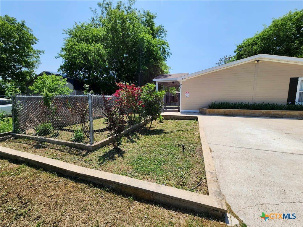 922 Ashwood Drive – photo 3
