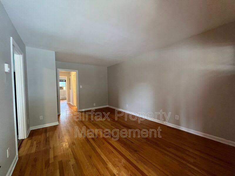 1931 Morehead Avenue – photo 2