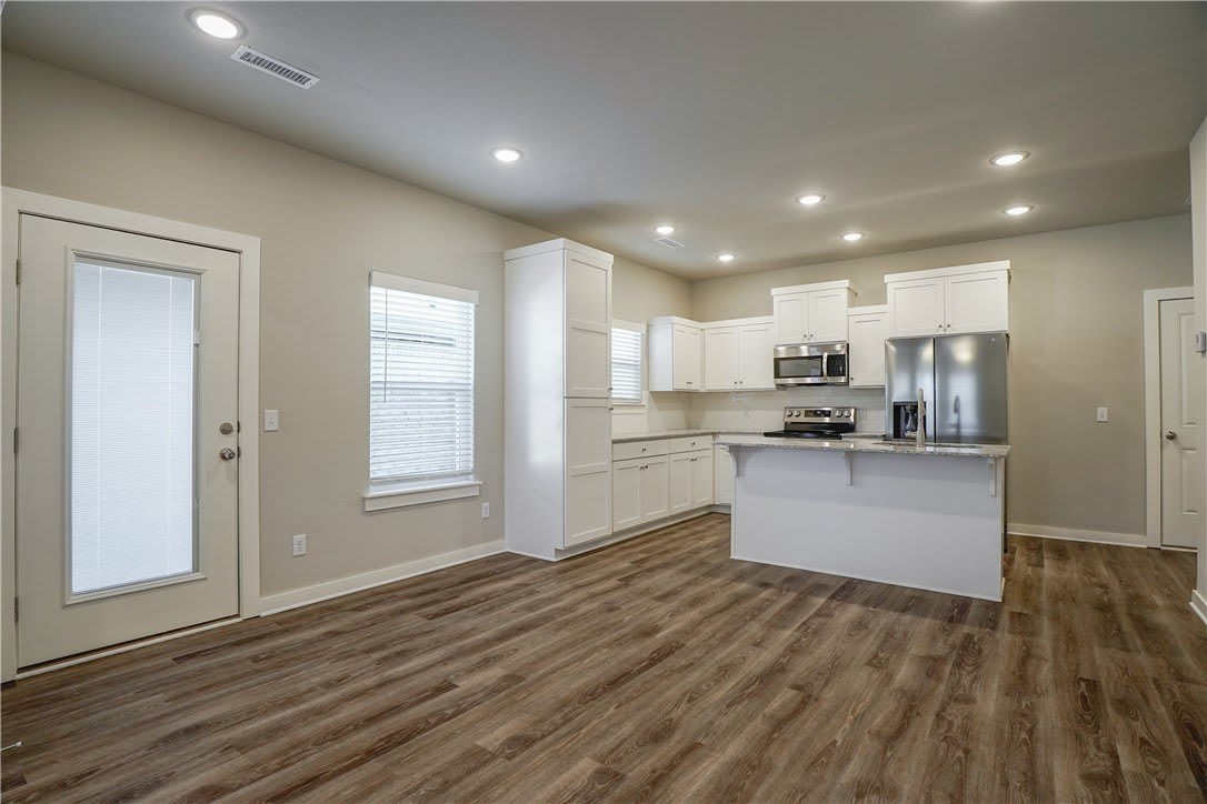 602 N Salem Road – photo 4