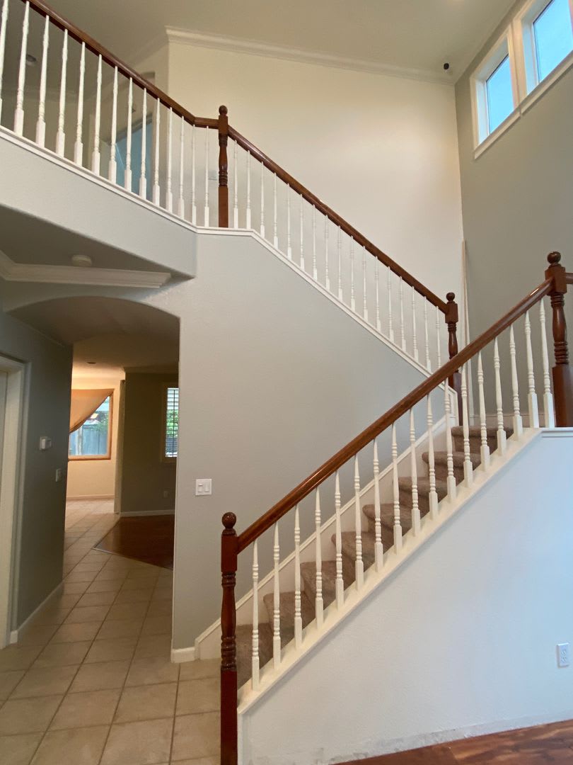 CLEAN AND SPACIOUS 4 BED, 2.5 BATH WITH COVERED BACK PATIO AND LUSH LANDSCAPING IN WESTLAKE COMMUNITY – photo 5